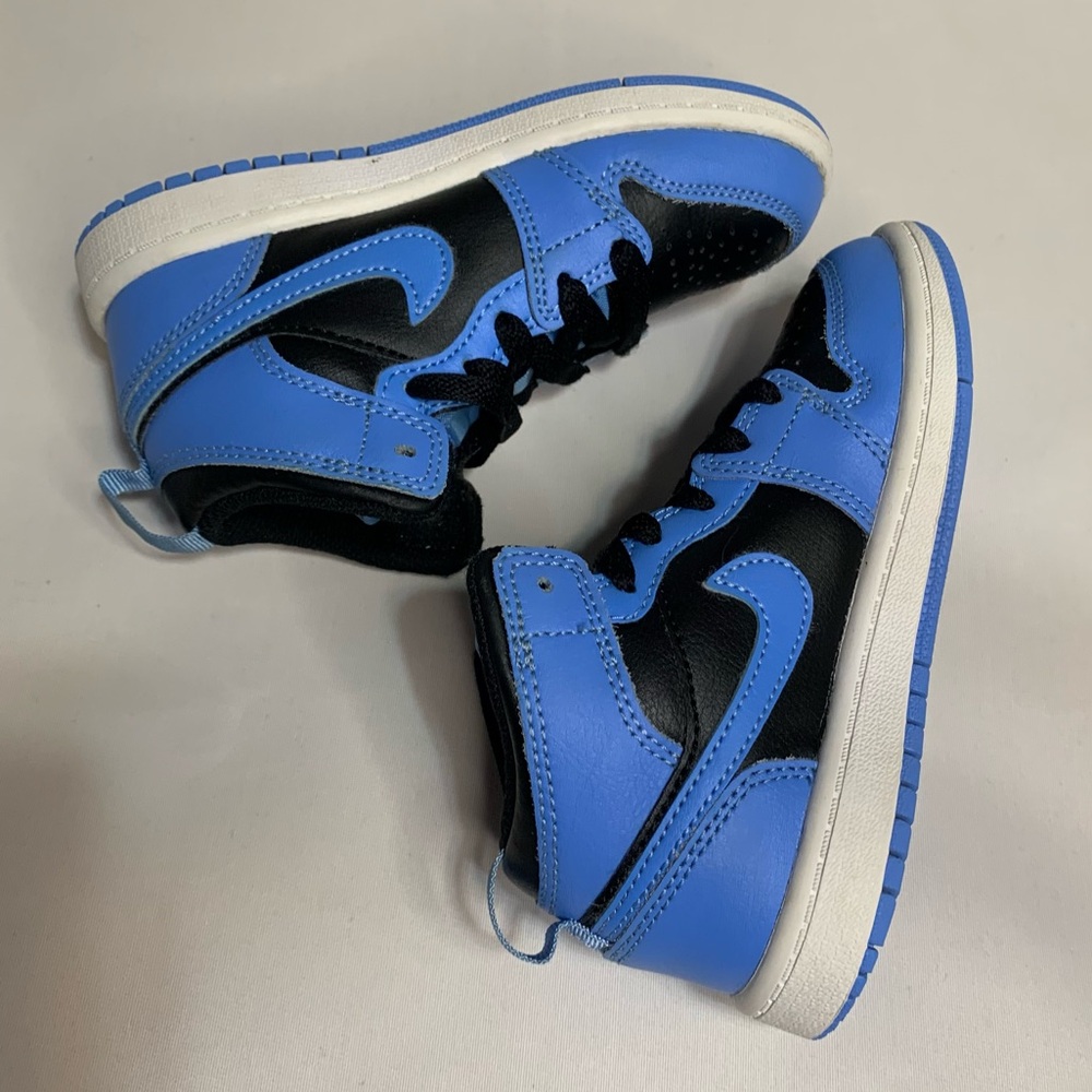 Jordan Kids Sneakers in Blue and Black